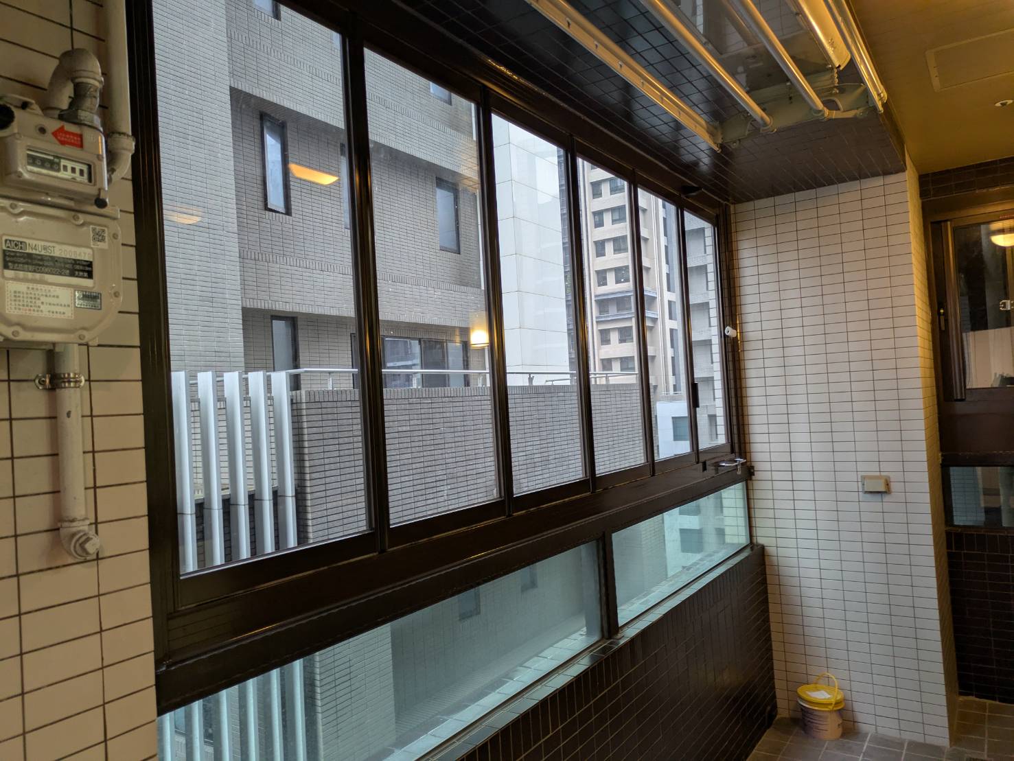 新莊中央路13樓開景陽台窗