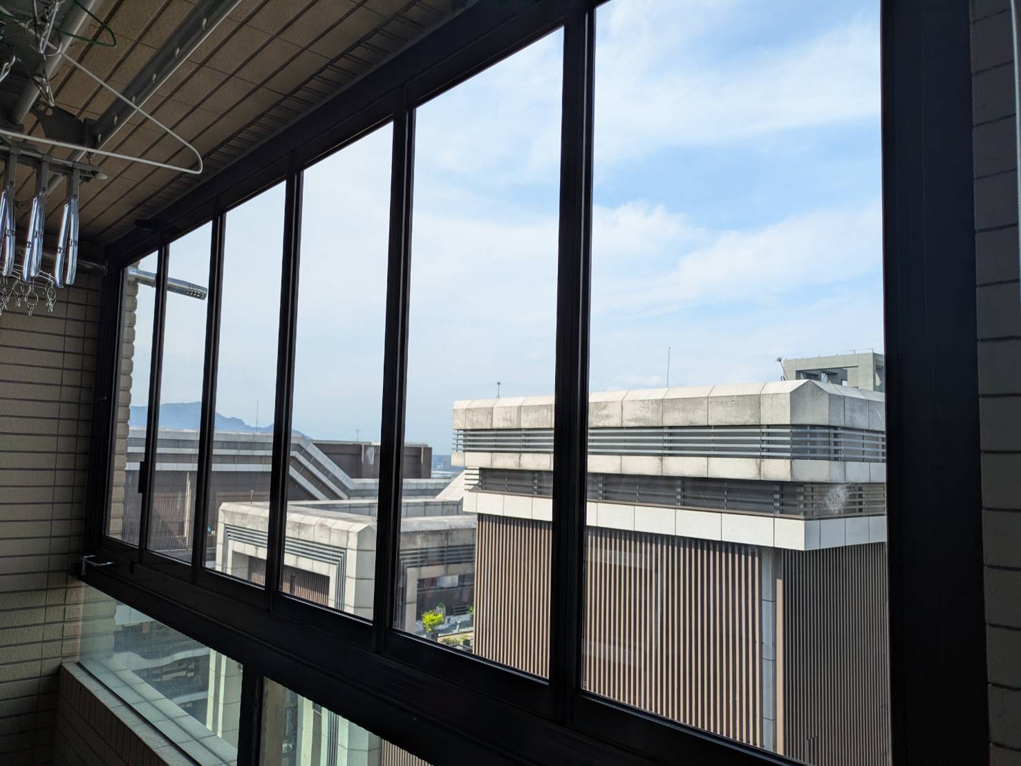 新莊中央路21樓開景陽台窗