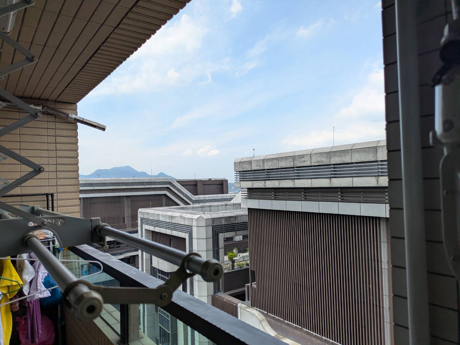 新莊中央路21樓開景陽台窗