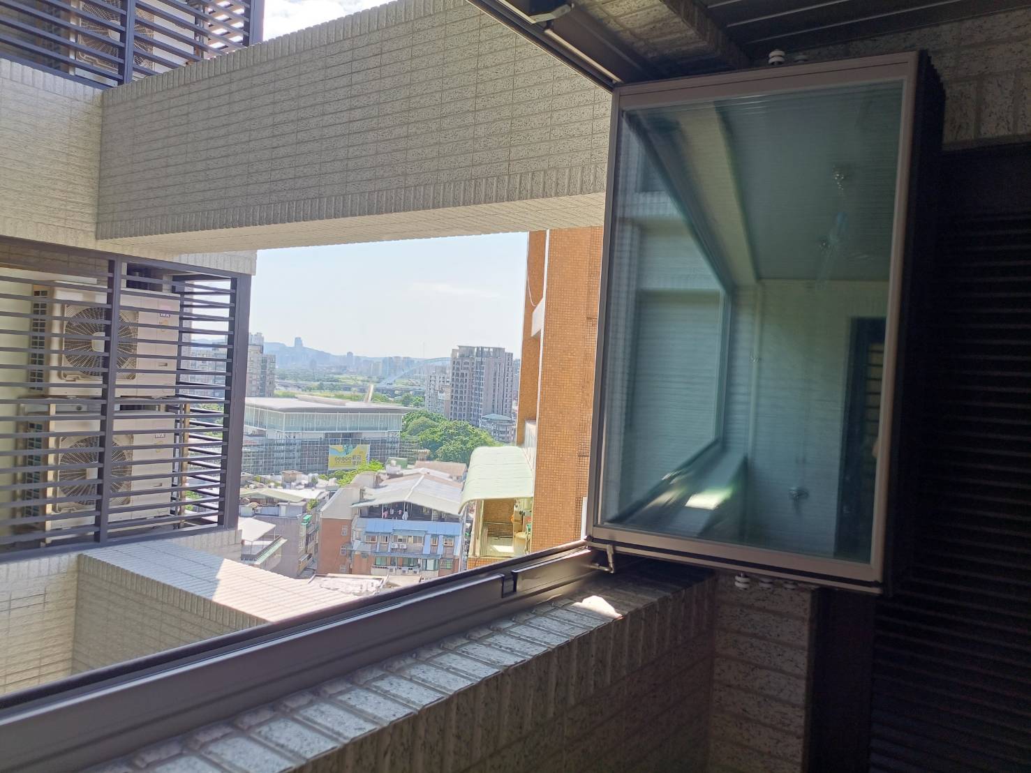 台北羅斯福路7片開景陽台窗