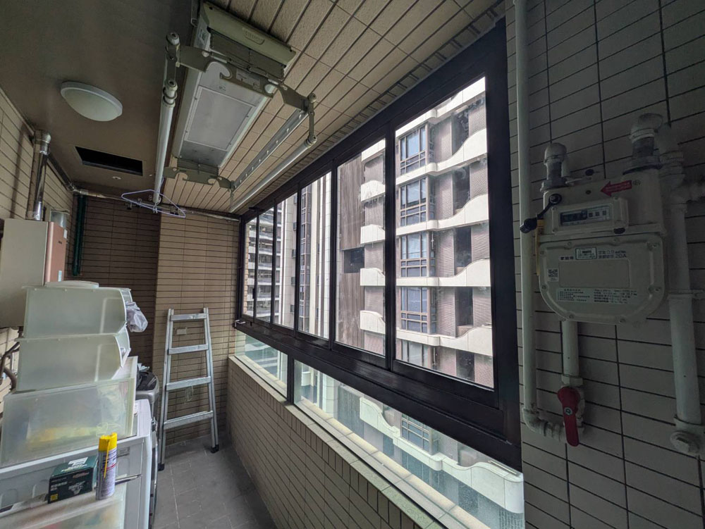 新莊中央路6樓6片開景陽台窗