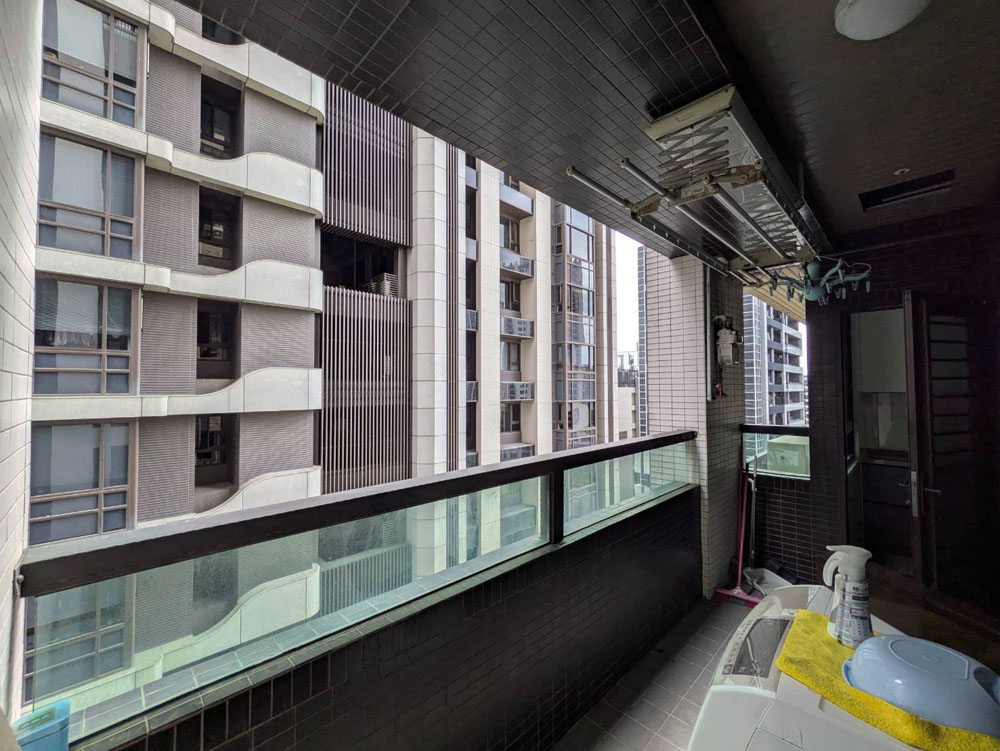 新莊中央路12樓6片開景陽台窗