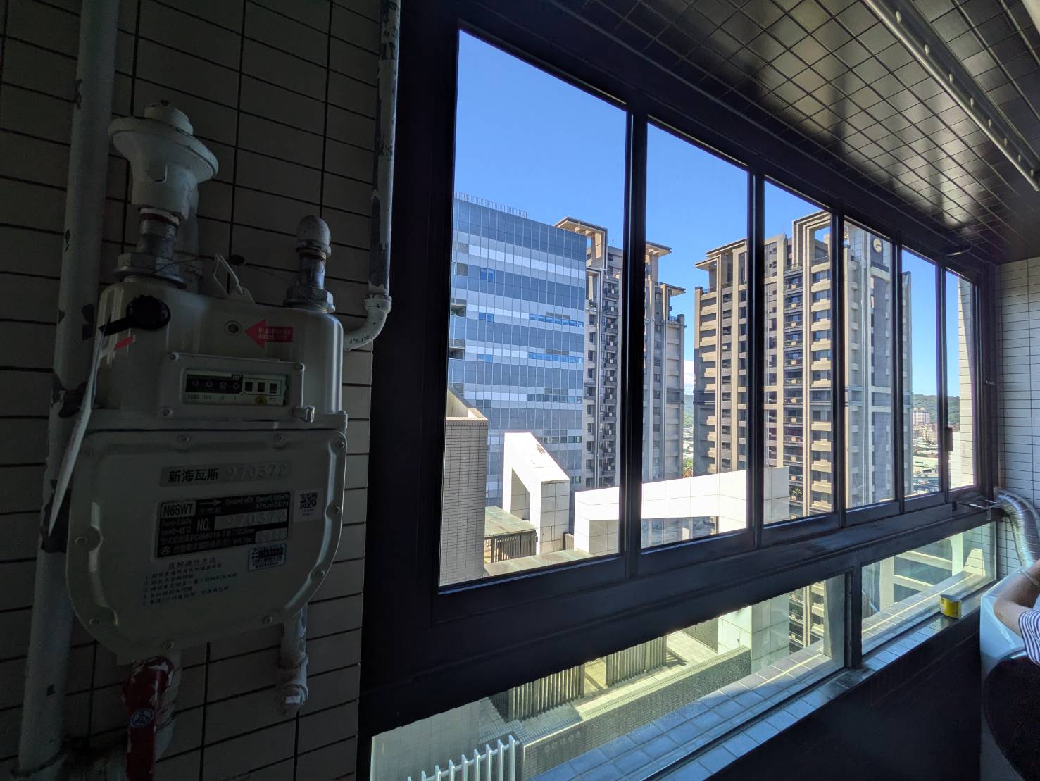 新莊中央路22樓開景陽台窗