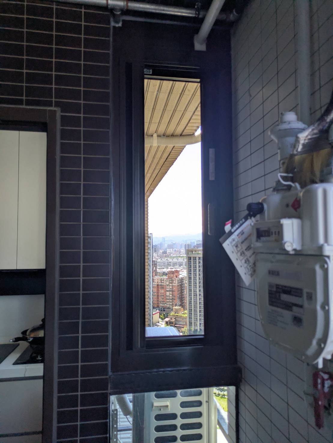 新莊中央路22樓開景陽台窗