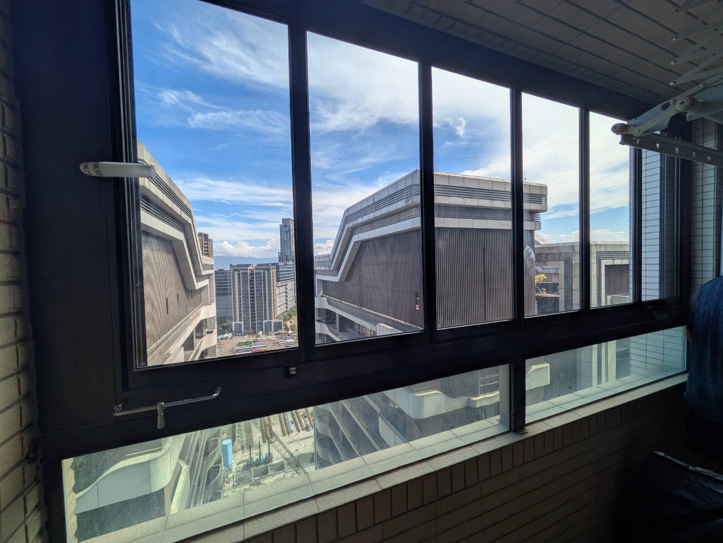 新莊中央路20樓6片開景陽台窗