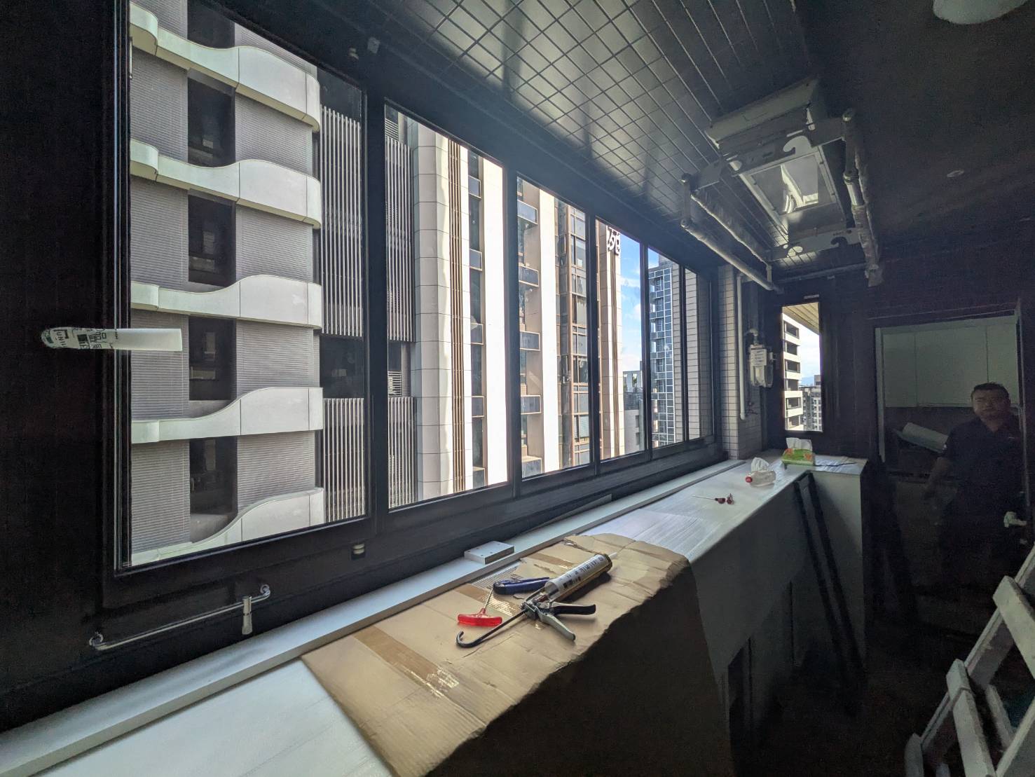 新莊中央路13樓6片開景陽台窗