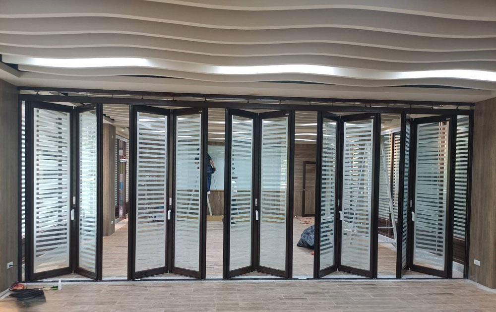 台北大橋國小8片折疊門無障礙下支