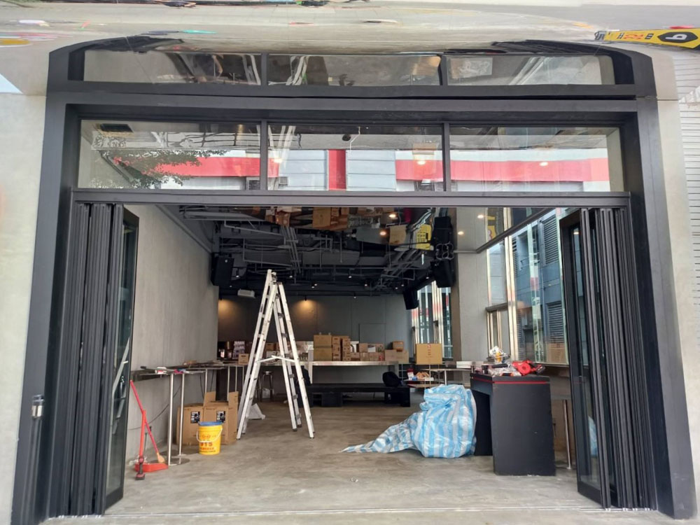台北松壽路8片折疊門