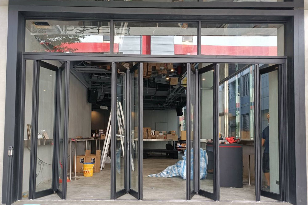 台北松壽路8片折疊門