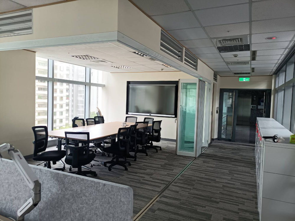 台北富邦大樓8片折疊門無障礙下支