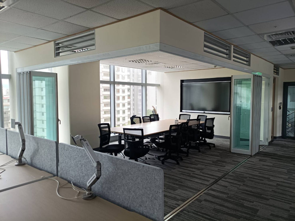 台北富邦大樓8片折疊門無障礙下支