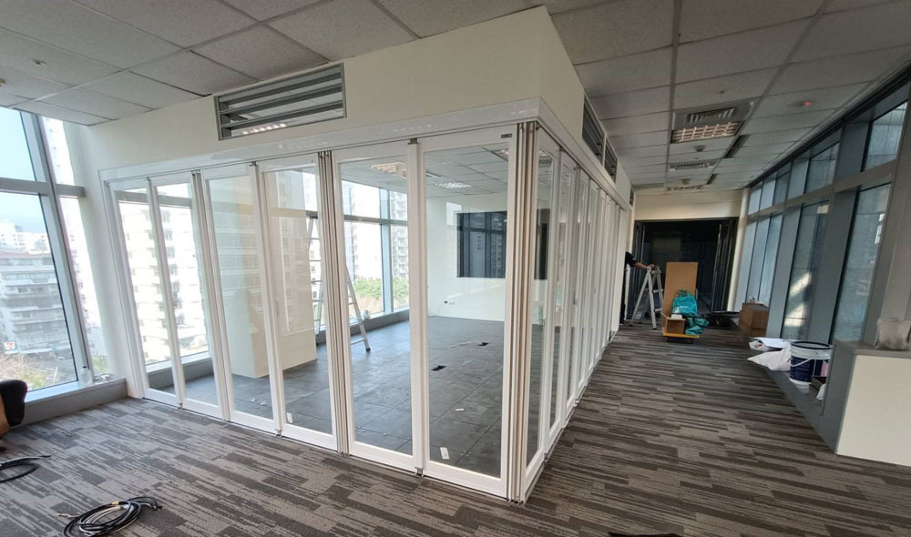 台北富邦大樓8片折疊門無障礙下支