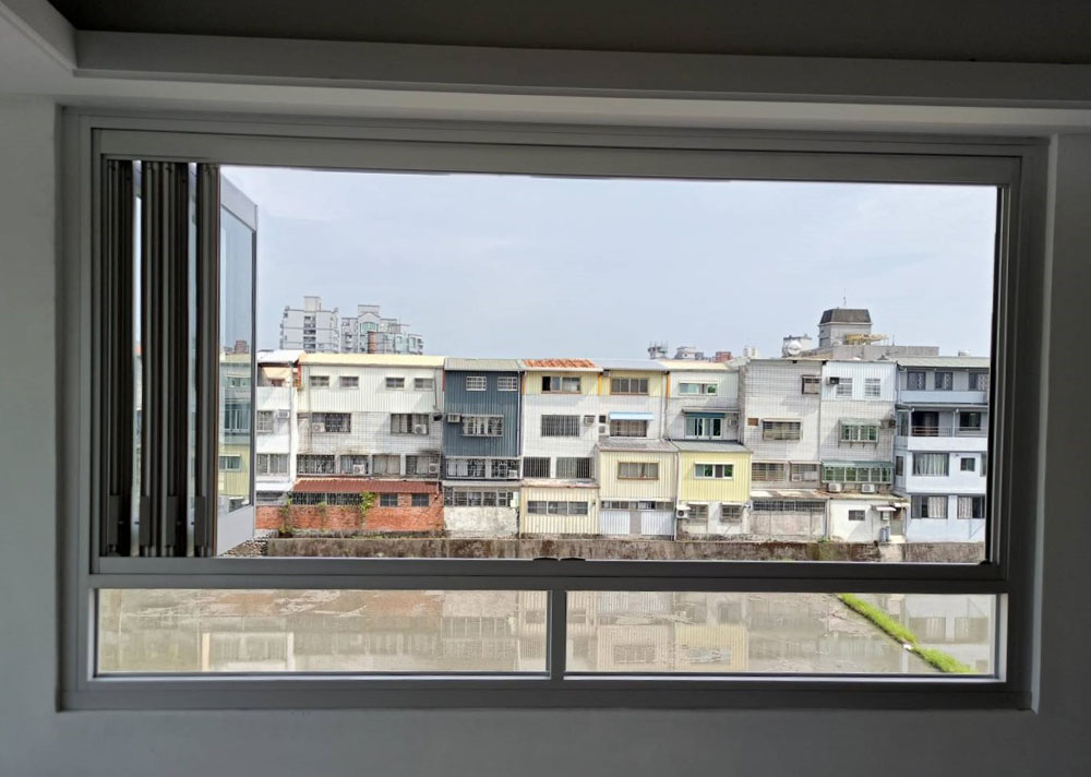 宜蘭包舊框4片折疊窗