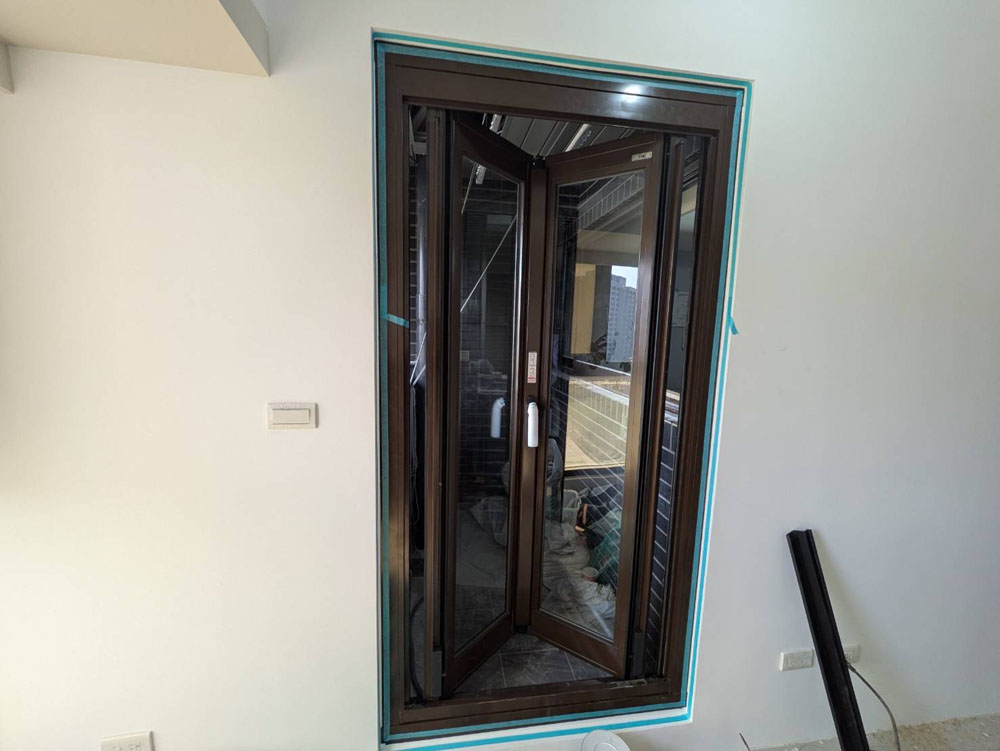 板橋香社路2片折疊門