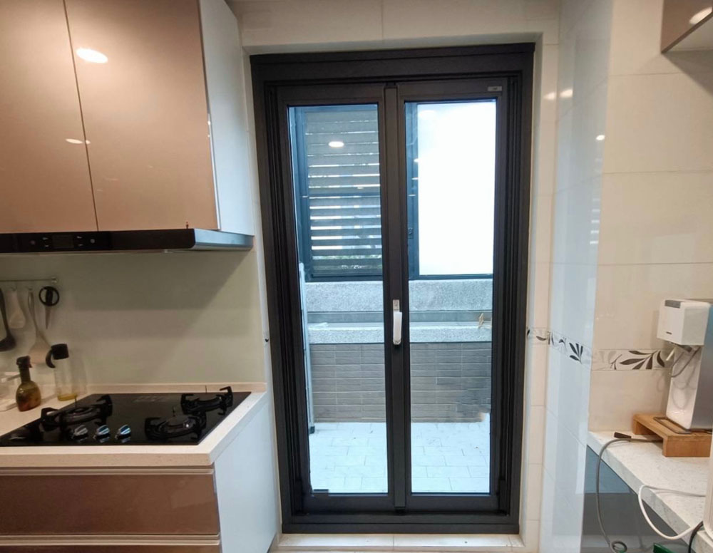 新竹明湖路包舊框2片折疊門