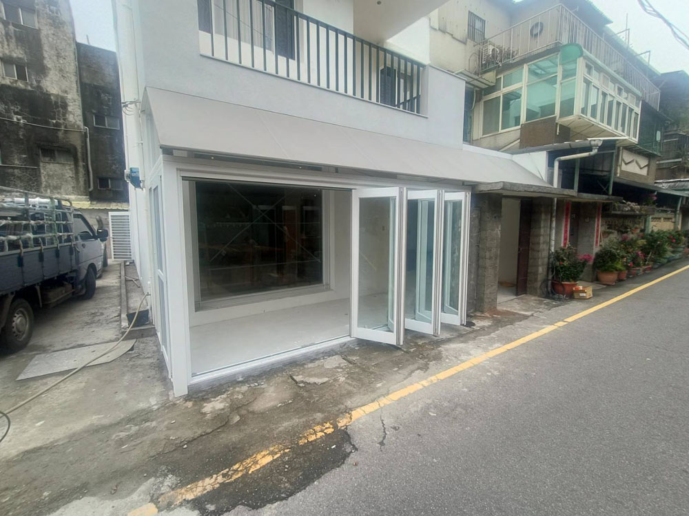 新竹建功路6片折疊門