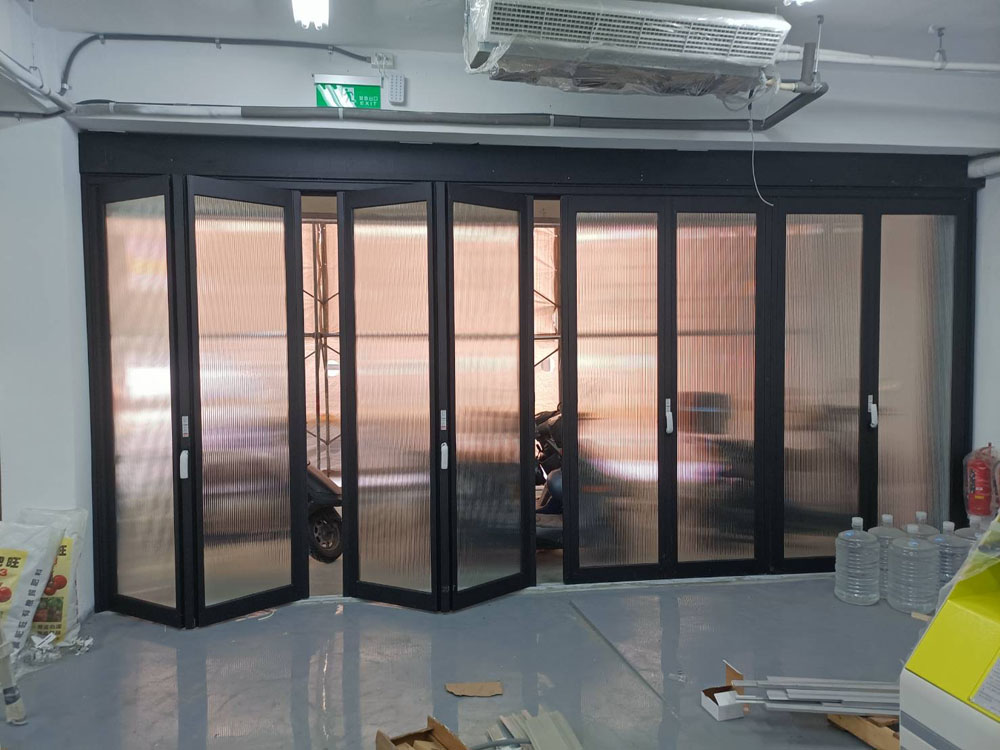 新莊頭前路8片折疊門無障礙下支