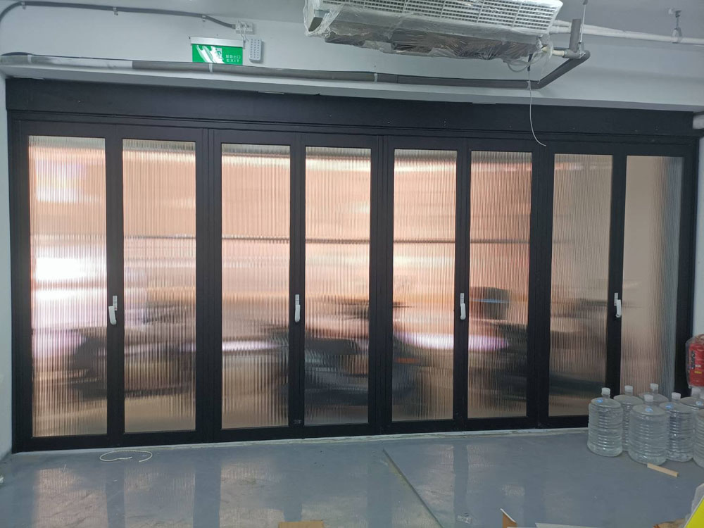 新莊頭前路8片折疊門無障礙下支