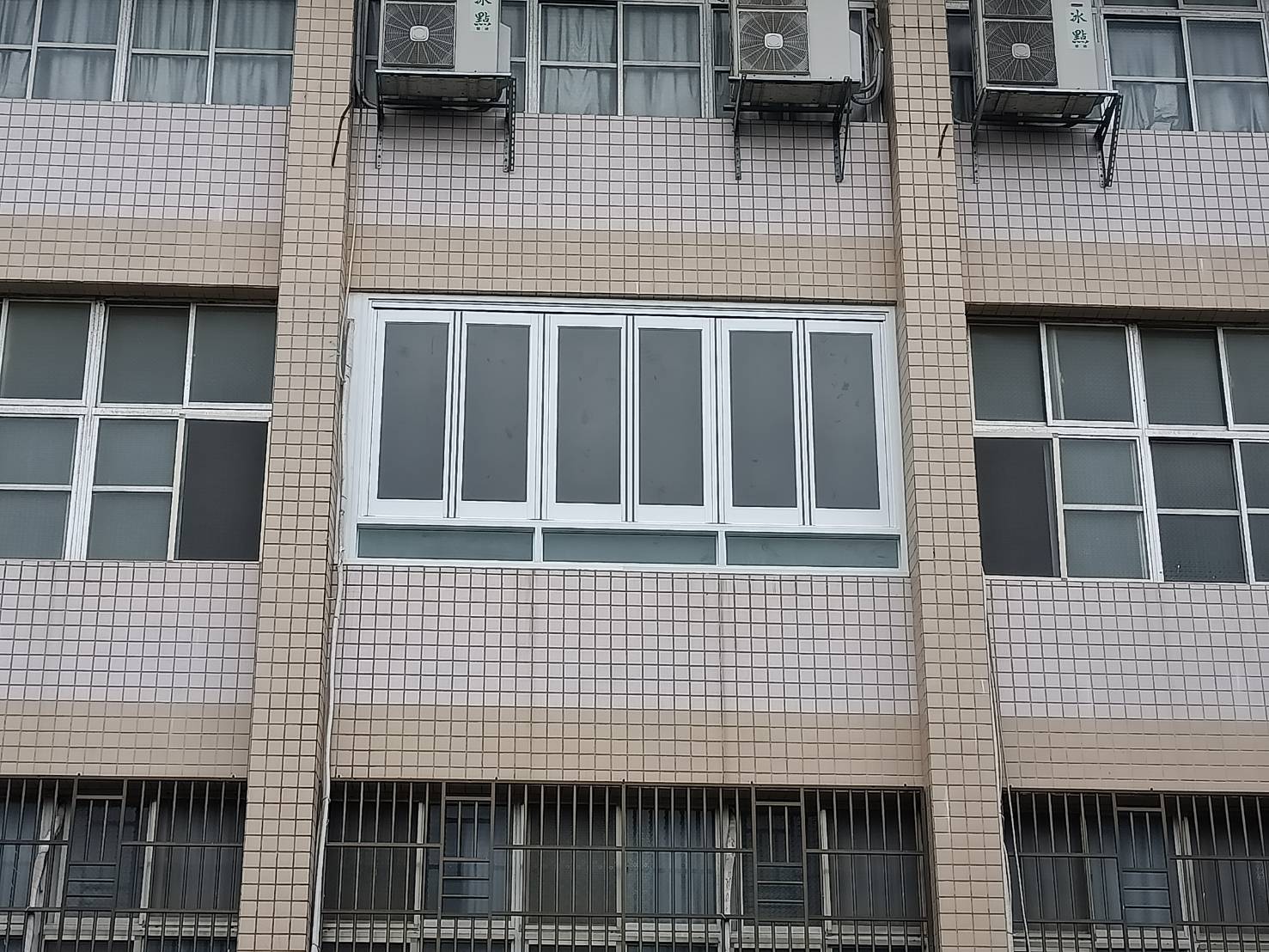 新竹竹東高中6片折疊窗