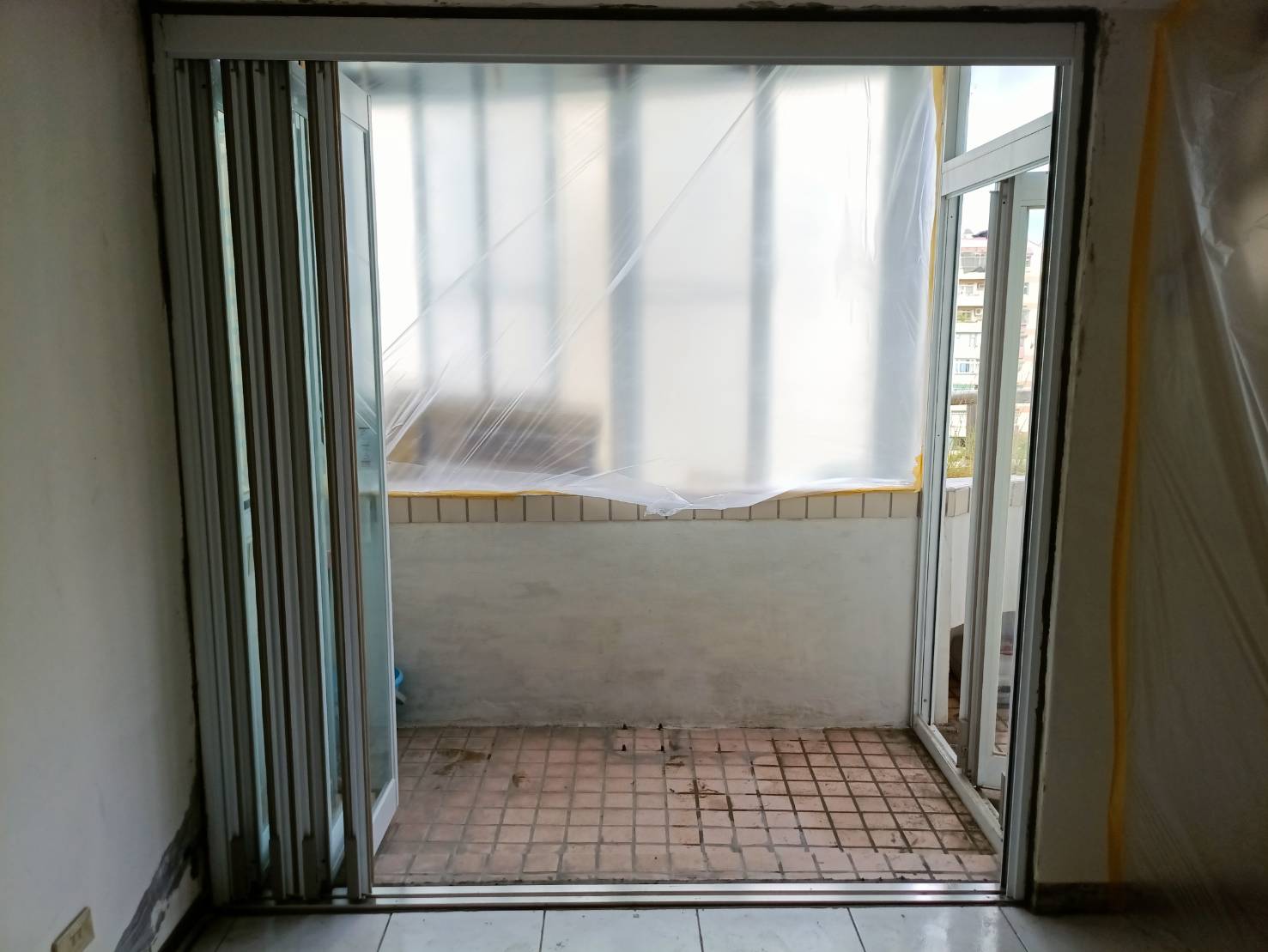 台北敬業路4片折疊門