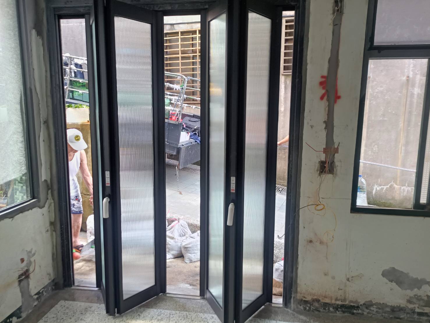 萬里港東路4片折疊門