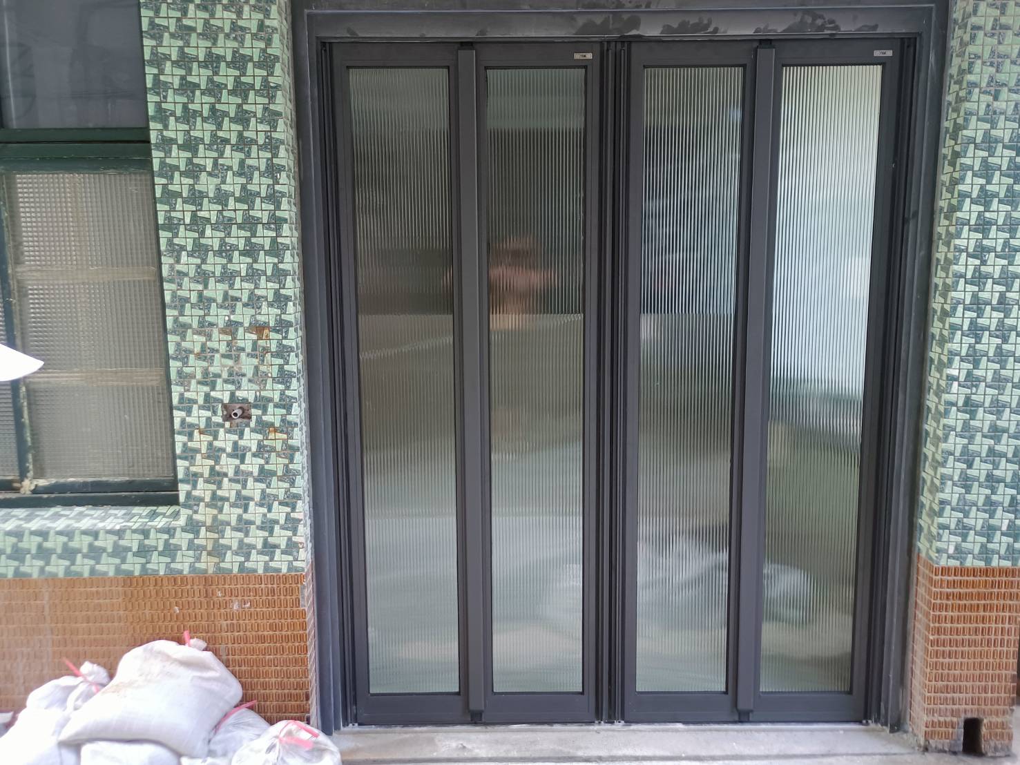 萬里港東路4片折疊門