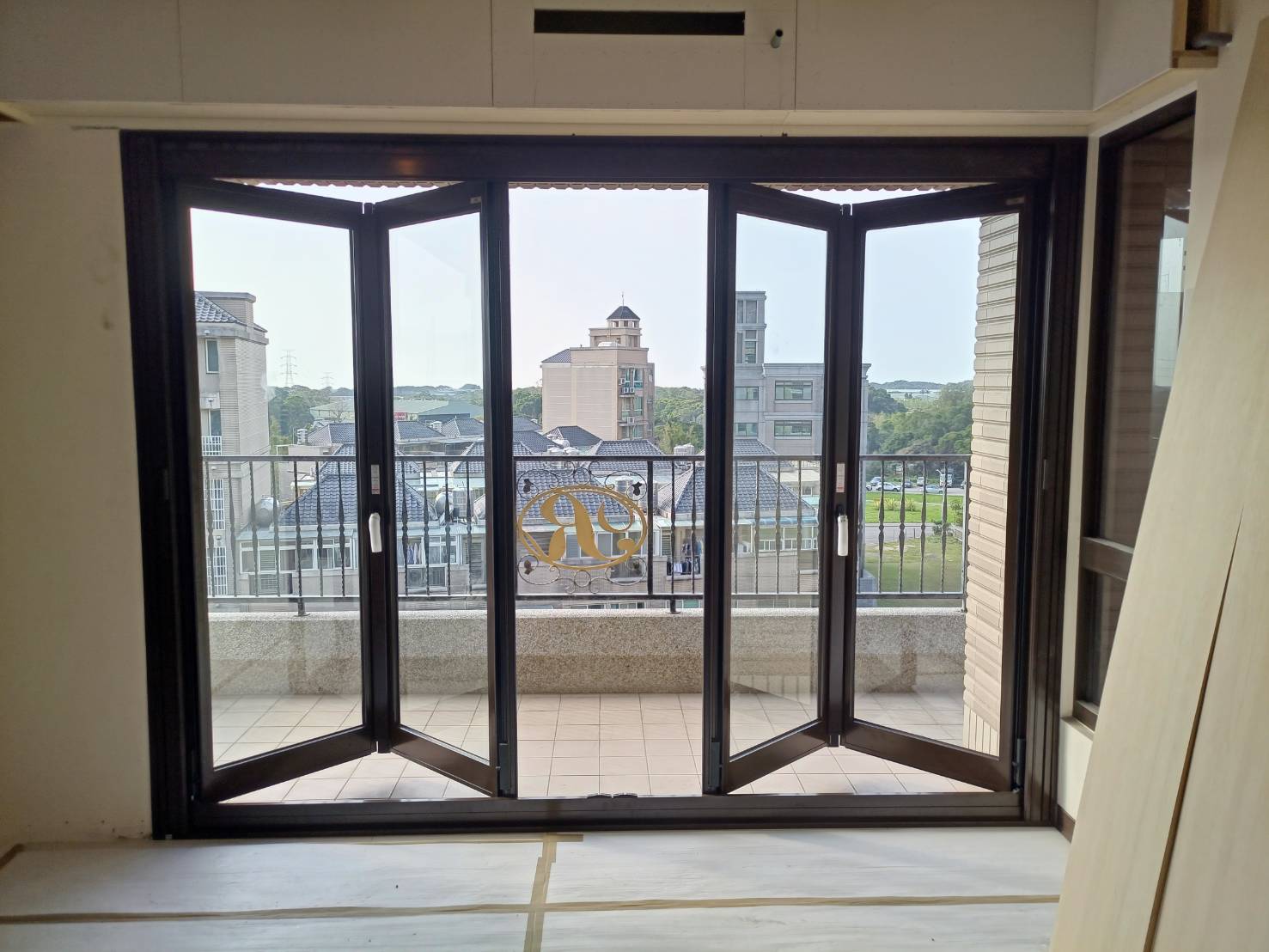 林口南勢街4片折疊門