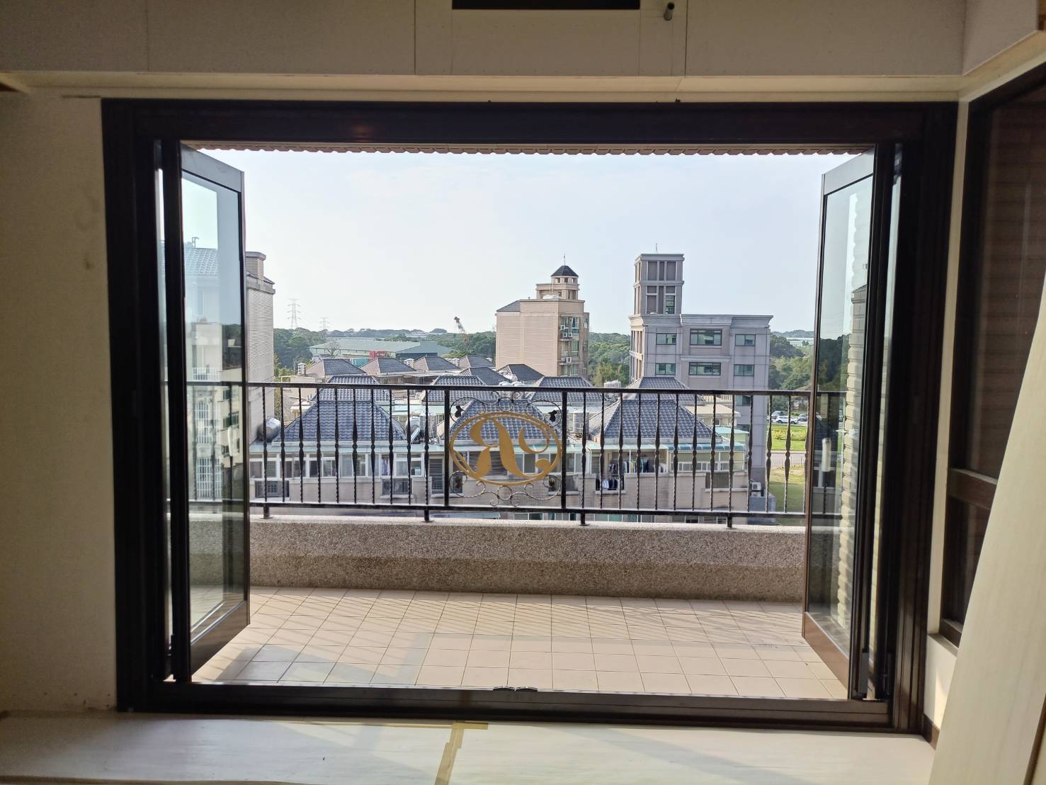 林口南勢街4片折疊門