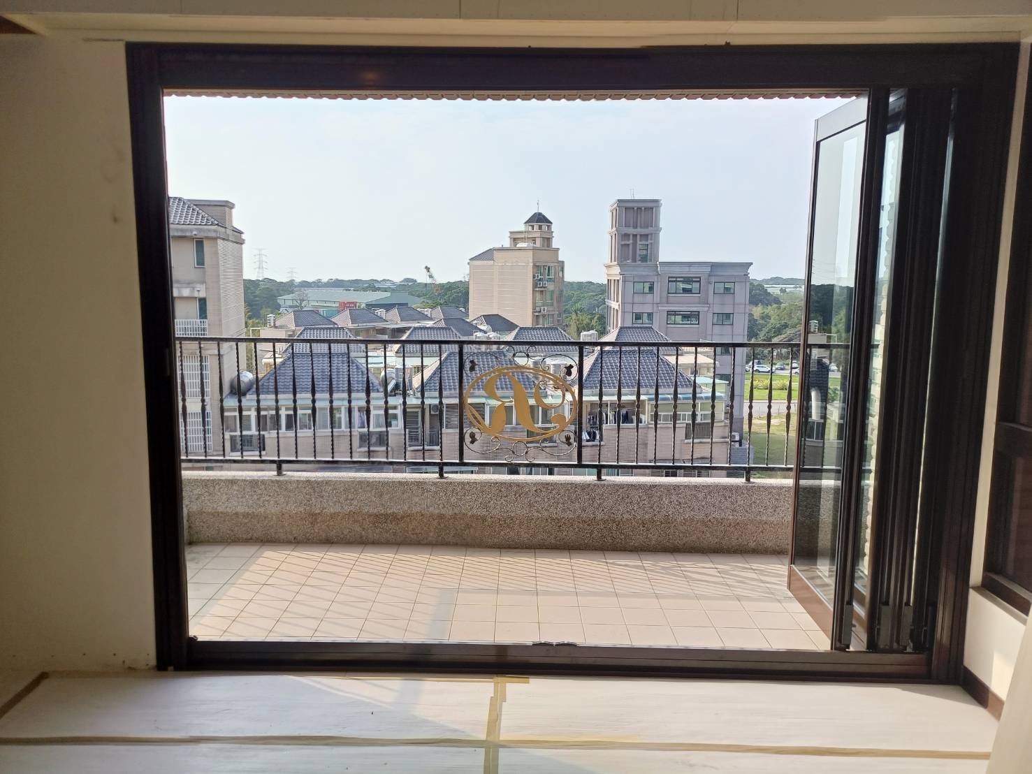 林口南勢街4片折疊門