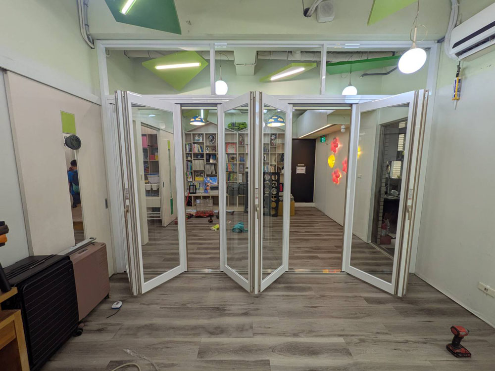 台北市新生南路6片折疊門無障礙下支