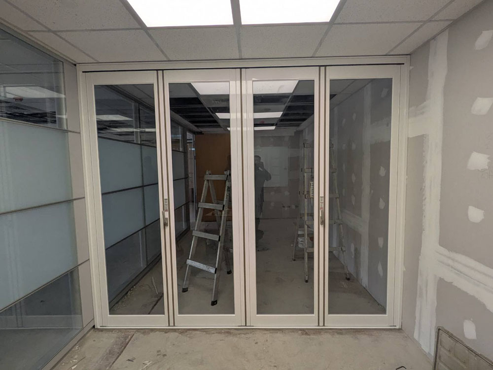 高雄民族路4片折疊門無障礙下支