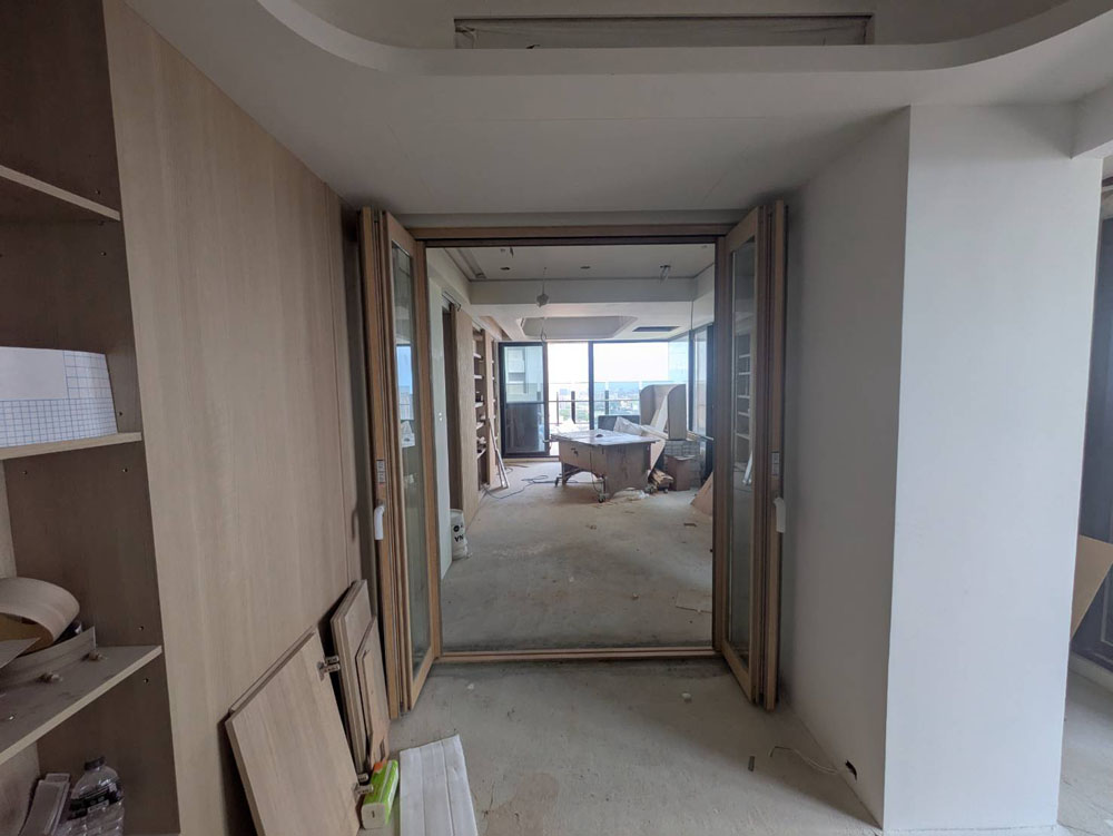 新竹美麗華社區4片折疊門木紋色