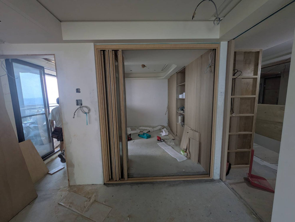 新竹美麗華社區4片折疊門木紋色