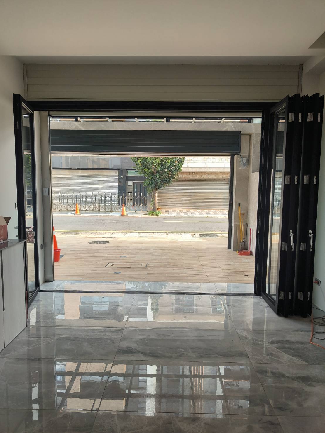 中壢青埔五街4+1 折疊門