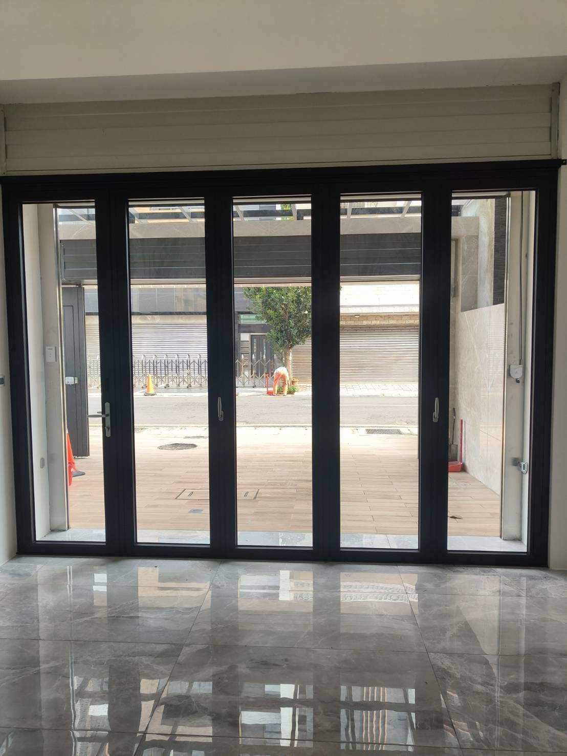 中壢青埔五街4+1 折疊門