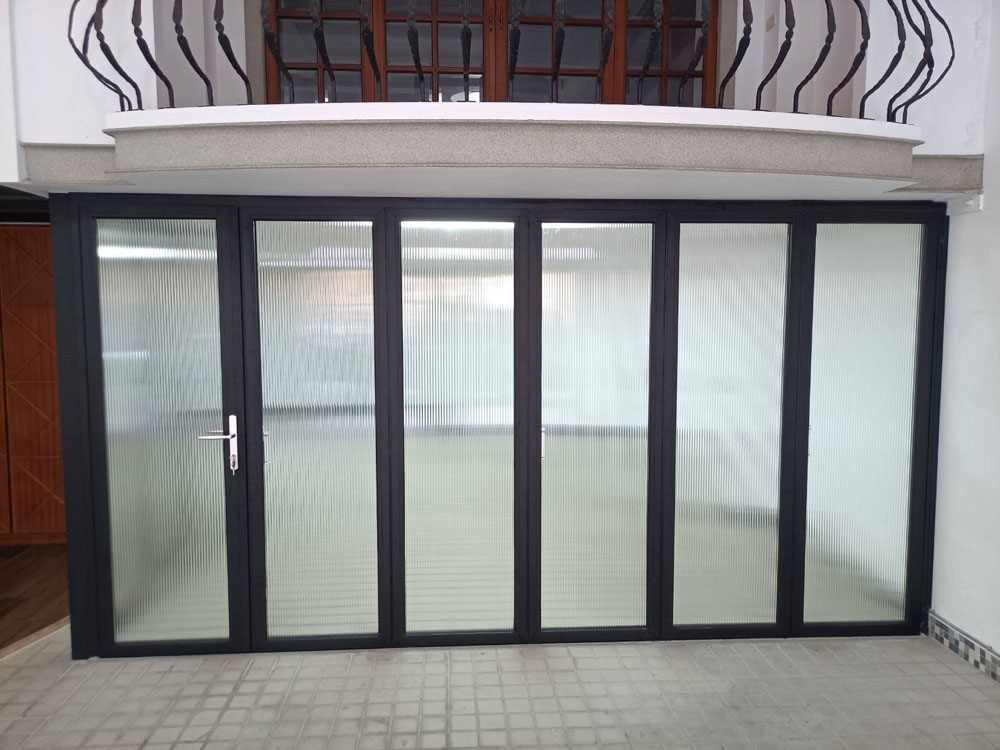 龍潭民治10街KS50 5+1折疊門