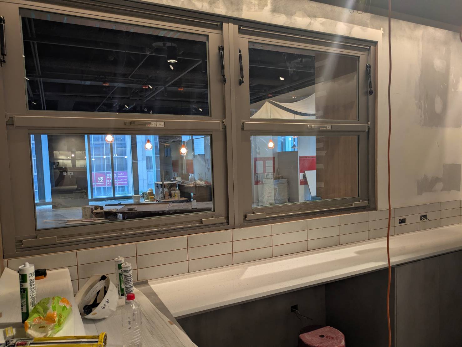 台北市民生東路三段