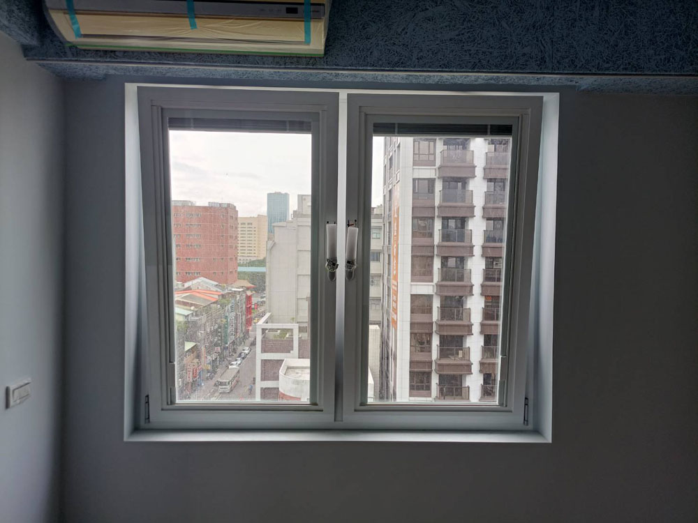 台北西寧北路 內倒內開+內藏百業磁滑