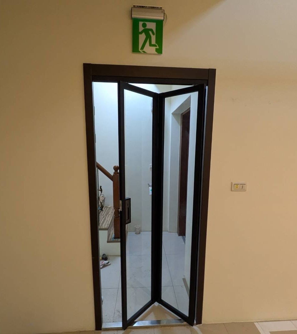 苗栗新屋2片折疊門