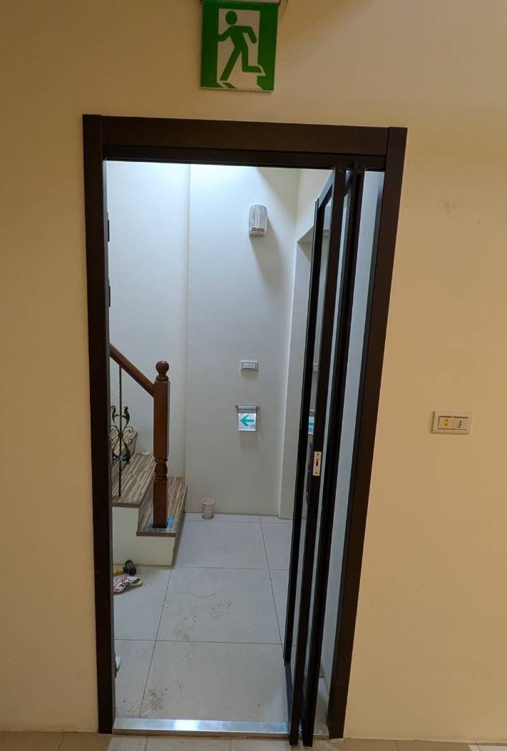 苗栗新屋2片折疊門