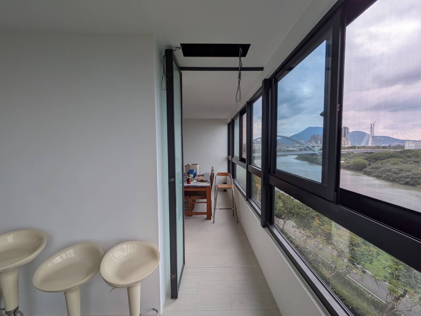 淡水濱海路2片折疊門