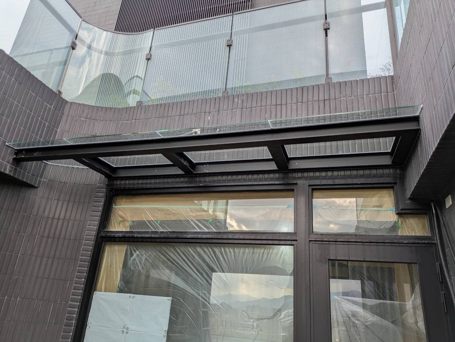 新店央北二路採光罩工程