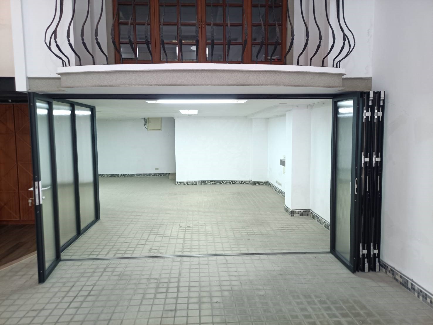 KS50德系摺疊門｜極簡視野