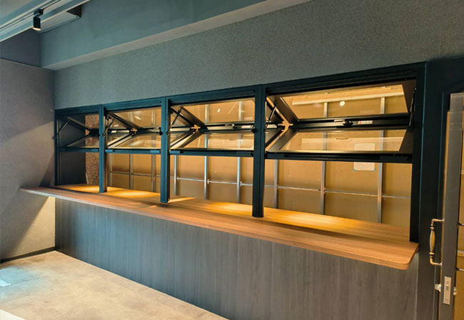 上摺疊窗｜氣壓省力、安全無虞