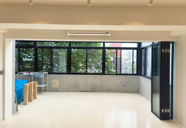 室內細鋁框摺疊門｜極簡線條、彈性隔間