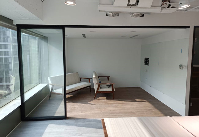 室內細鋁框橫拉門｜簡約俐落、輕巧滑順